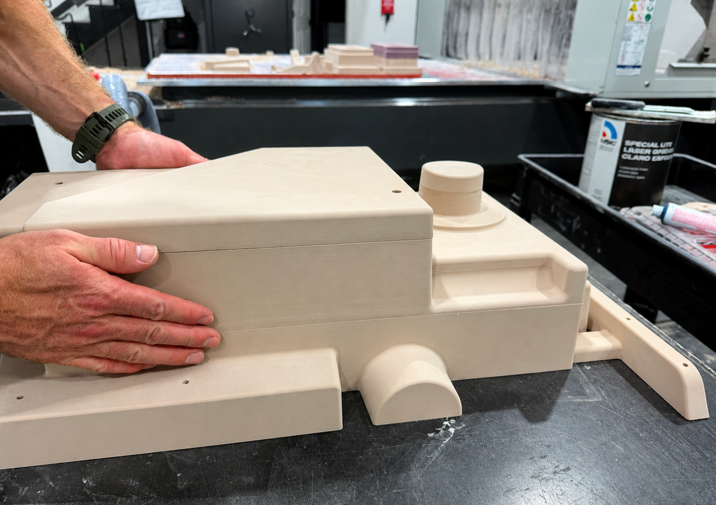 High-precision die mold for casting aluminum and iron parts